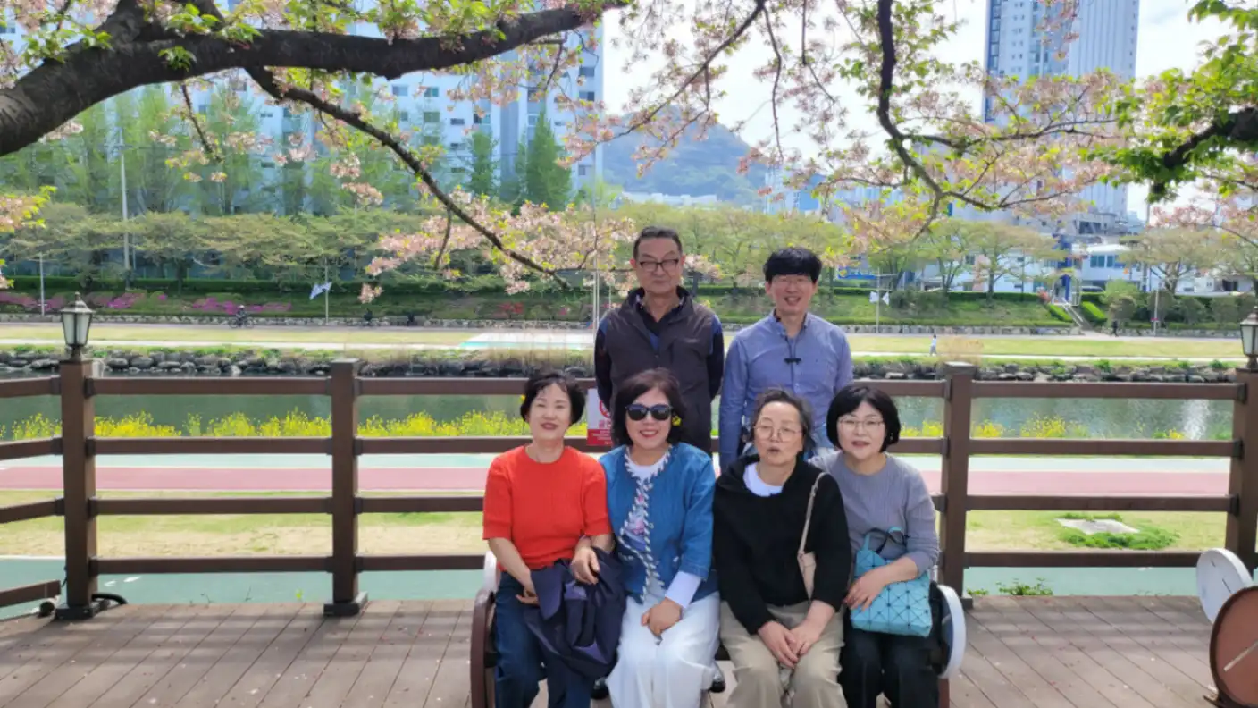 봄날과 함께 한 구역장님들 사진 9번째